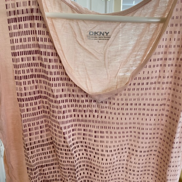 DKNY T-shirt size large - Picture 2 of 9